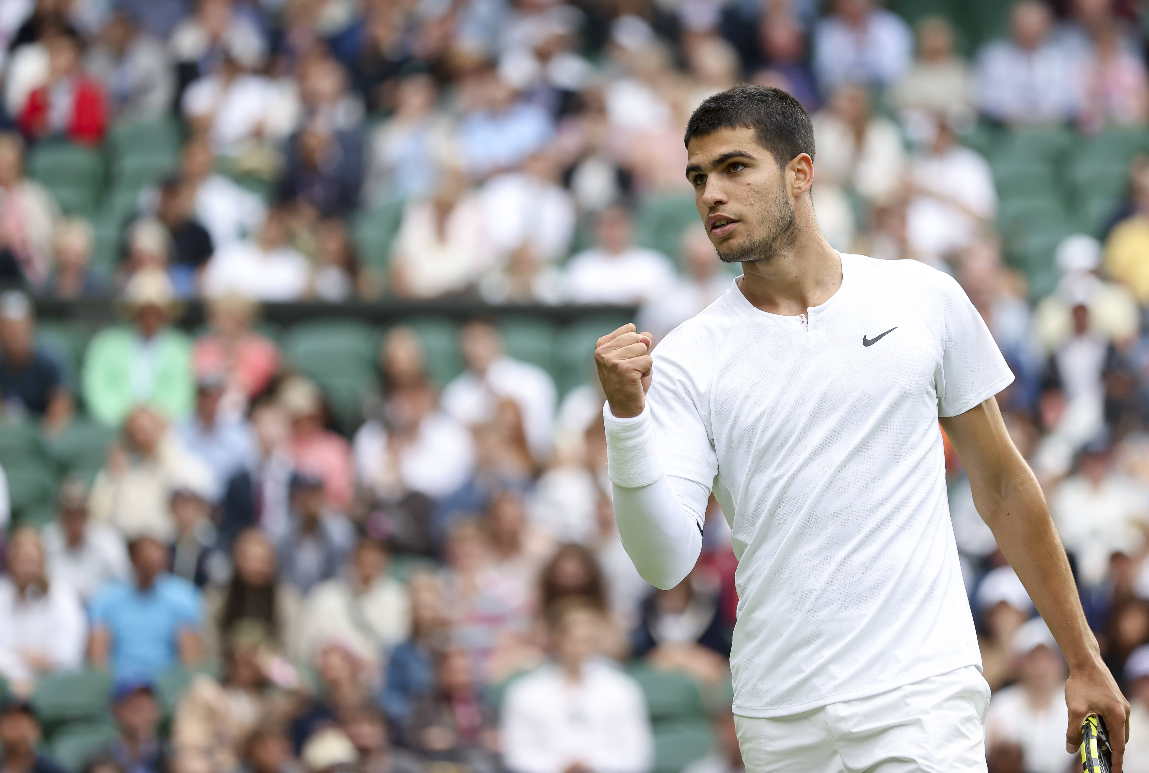 朗分担防守 朗分担防守