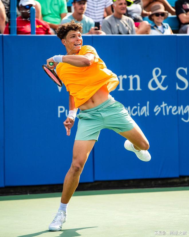 BBC：伯恩茅斯与利物浦就本-多克转会达协议，费