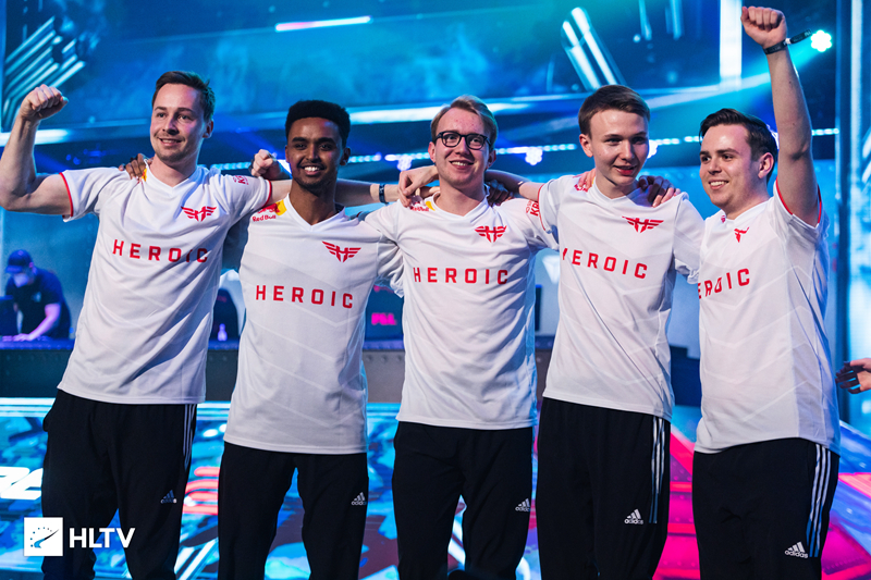 西班牙队以 西班牙队以