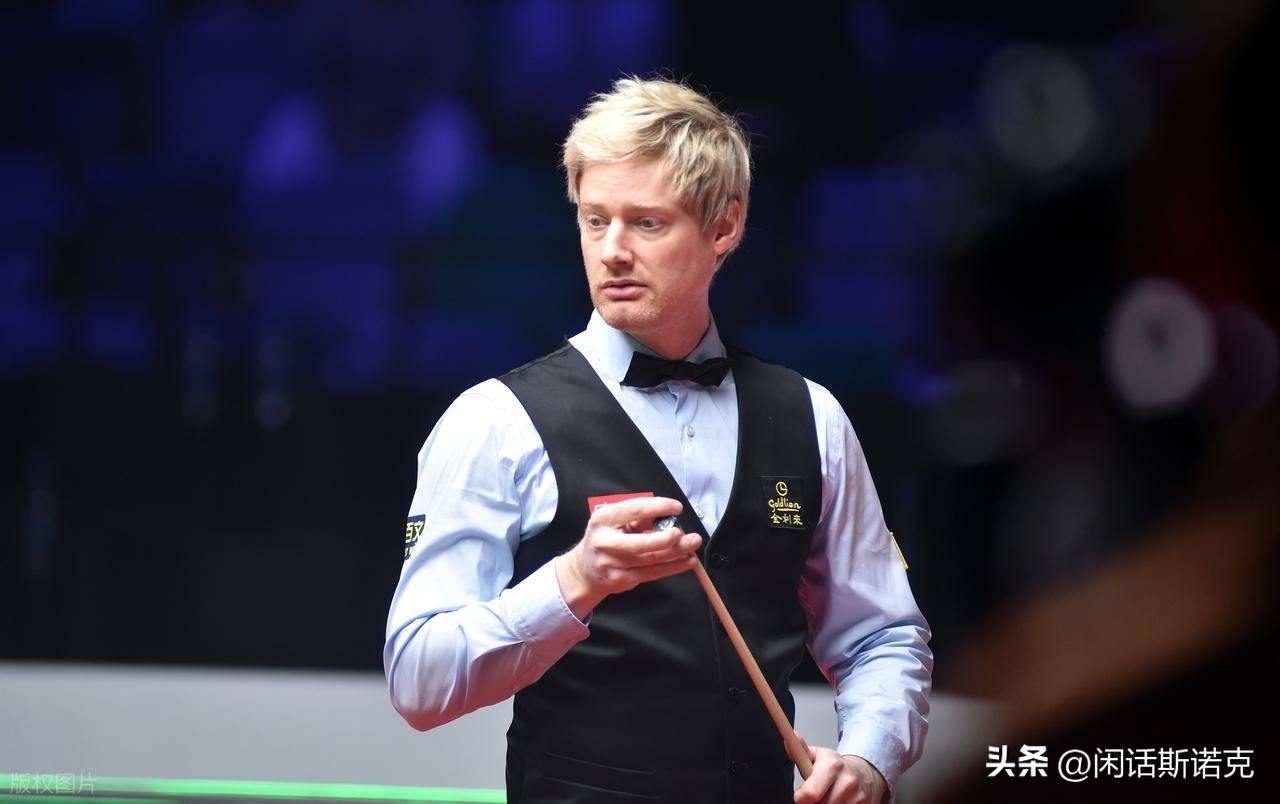 他必须在个 他必须在个