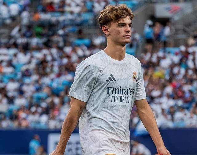 引得场下观 引得场下观