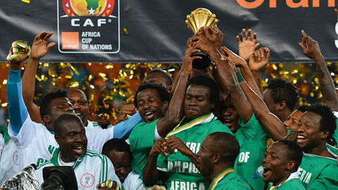 球队在右路 球队在右路